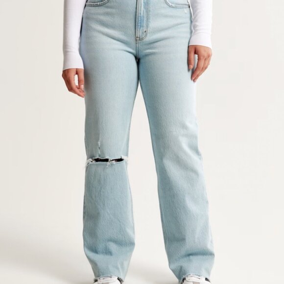 Abercrombie & Fitch Curve Love High Rise 90s Relaxed Jean, Light Wash - Picture 5 of 5